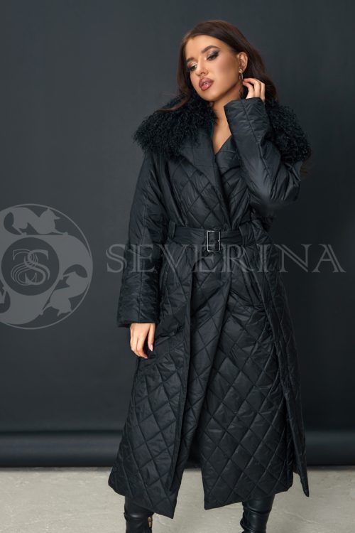 palto chernoe steganoe 3 500x750 - Пальто стёганое черного цвета с отделкой мехом ламы